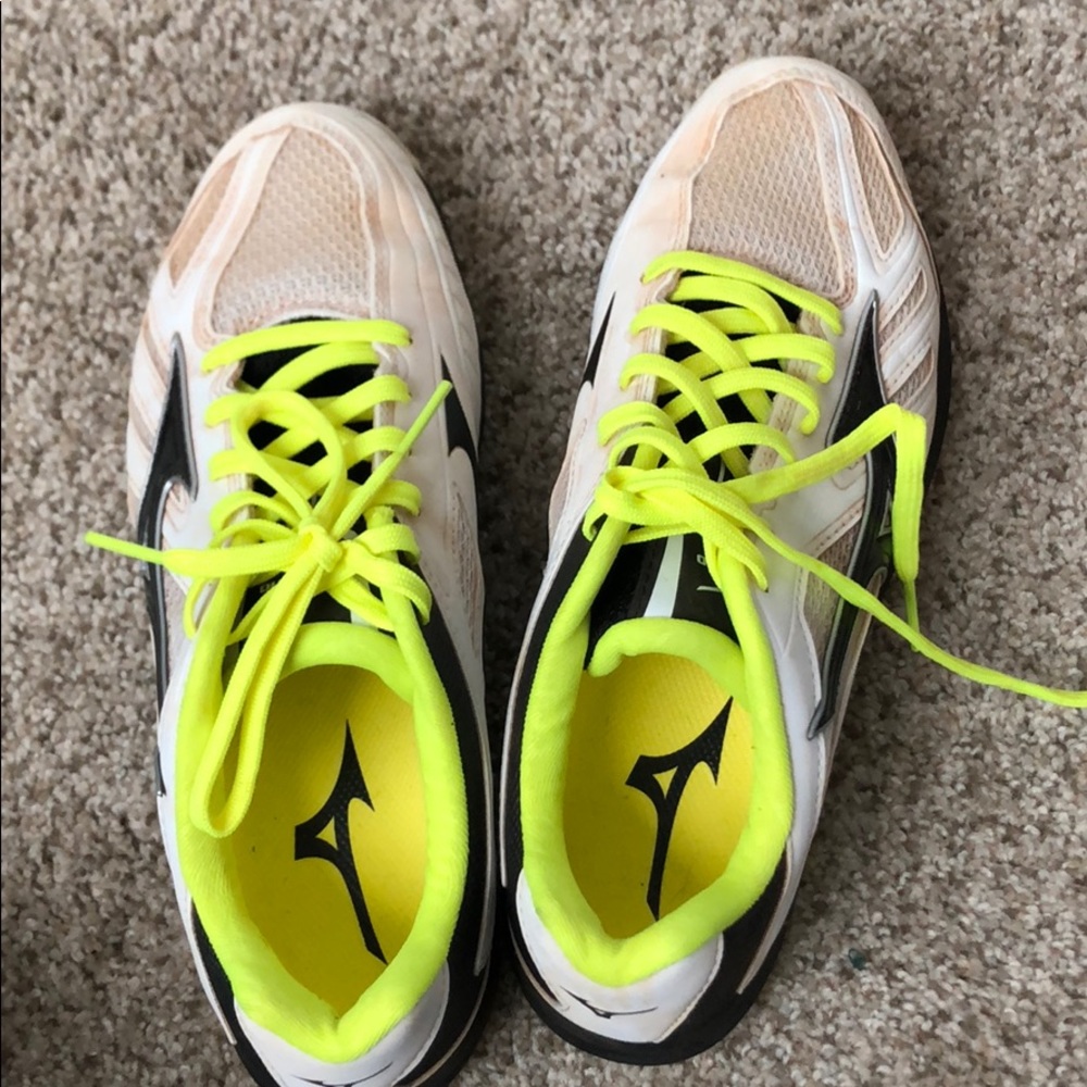 Mizuno softball shoes
